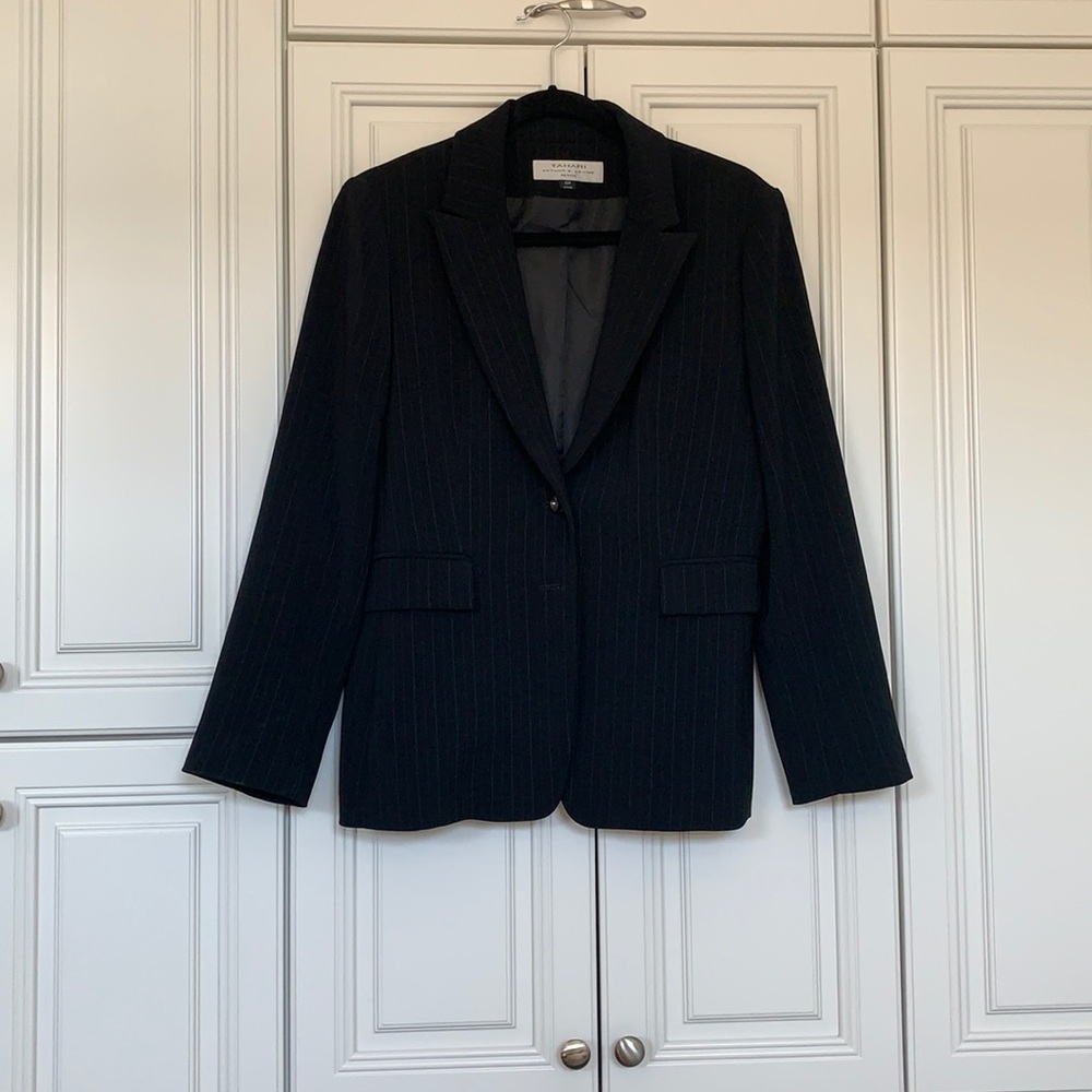 Tahari pant suit set with pinstripe